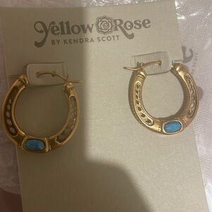 Noble Vintage Gold Horseshoe Hoop Earrings